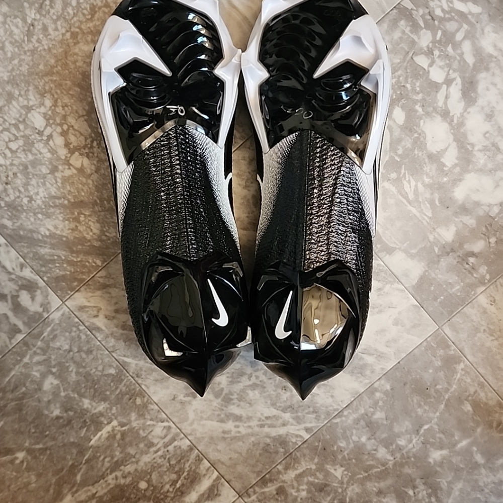 Nike Vapor Edge Elite 360 Flyknit Football Cleats 12 Wide Black White CV6317-001 - Picture 6 of 6